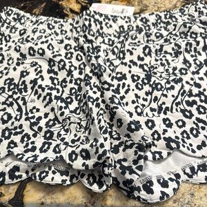 Black and White Lilly Leopard Print Shorts. NWT. Size XL.